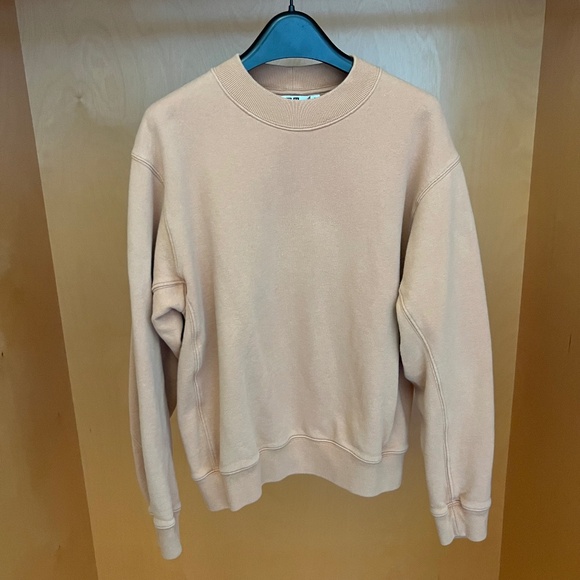 Uniqlo U Warm pink Crewneck Sweatshirt – Size M – Minimalist & Cozy - Picture 1 of 6